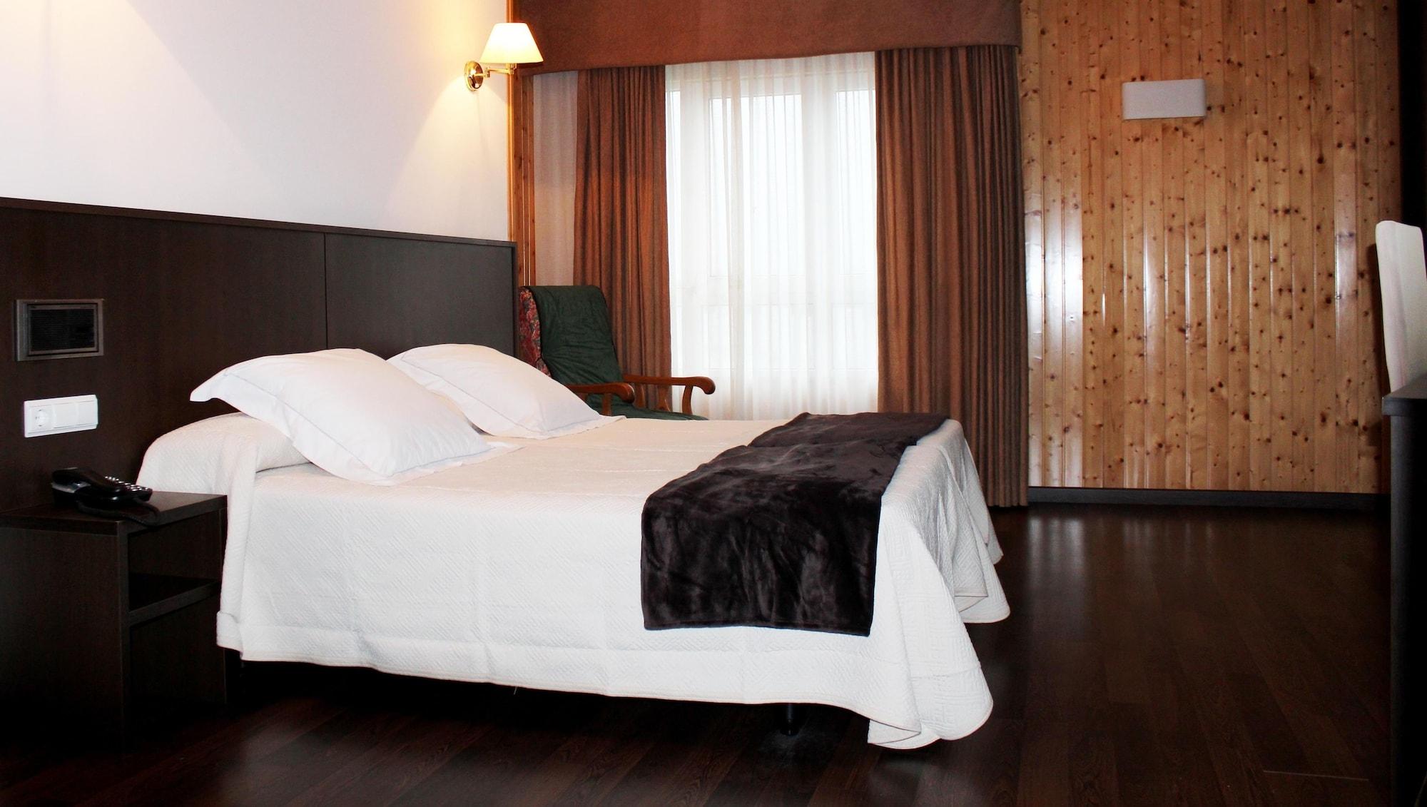 Hotel Park Noia Bagian luar foto