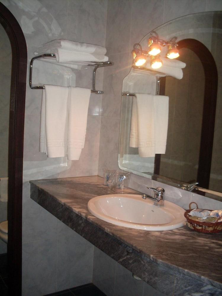 Hotel Park Noia Bagian luar foto